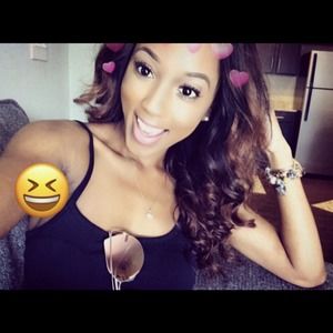 Meet your Posher, Kayla